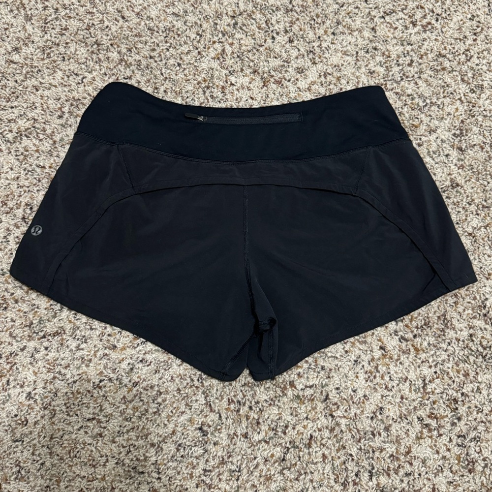 Black Lululemon speed up shorts 2.5 inch